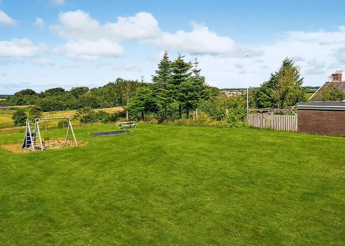 2 Bedroom Pet Friendly In Semesterbostad *