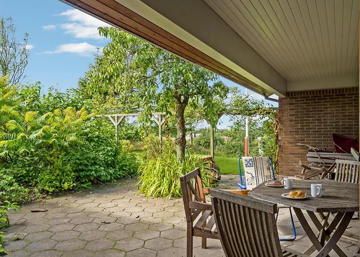 2 Bedroom Pet Friendly In *